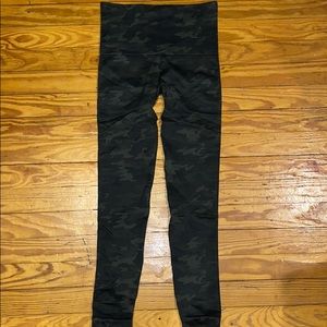 🖤 SPANX camo leggings